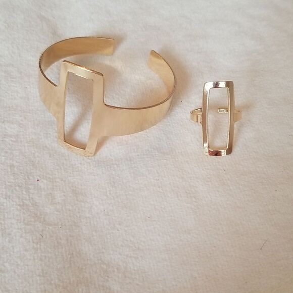 Cuff bracelet and ring set - Picture 7 of 9